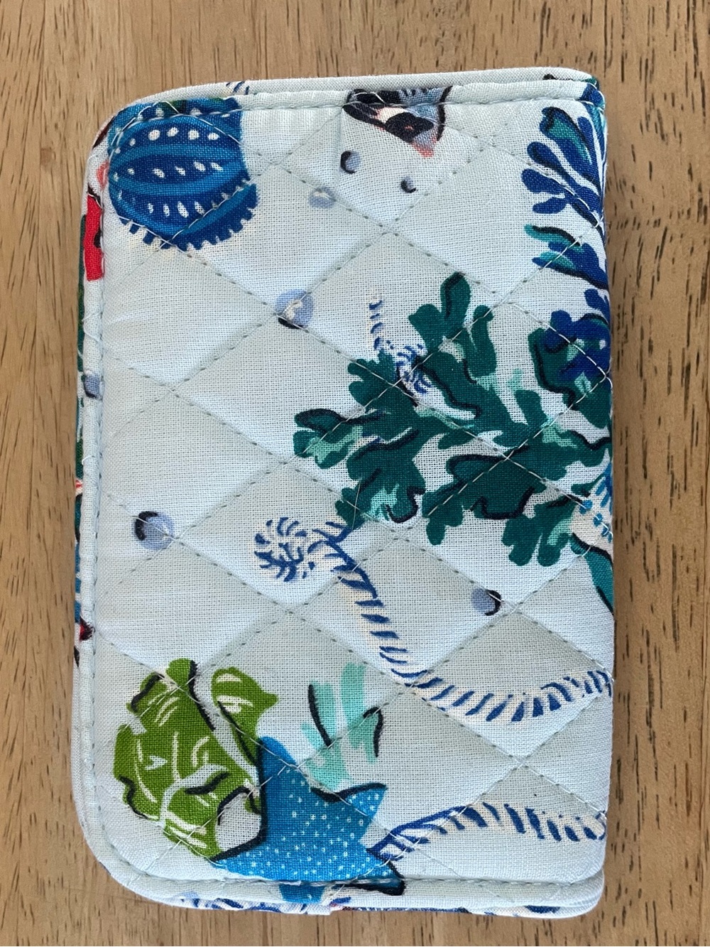 Vera Bradley RFID Small Bifold Wallet Anchors Aweigh, Turtles, Nautical, Shells - Picture 4 of 4
